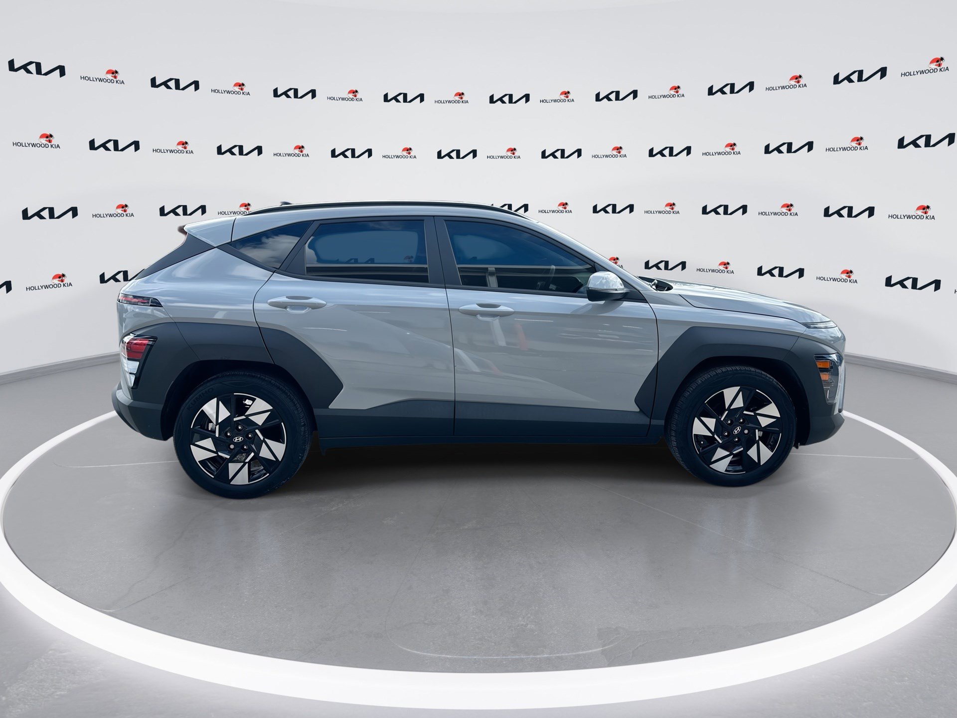 Used 2024 Hyundai Kona SEL w/ Convenience Package FWD image 9