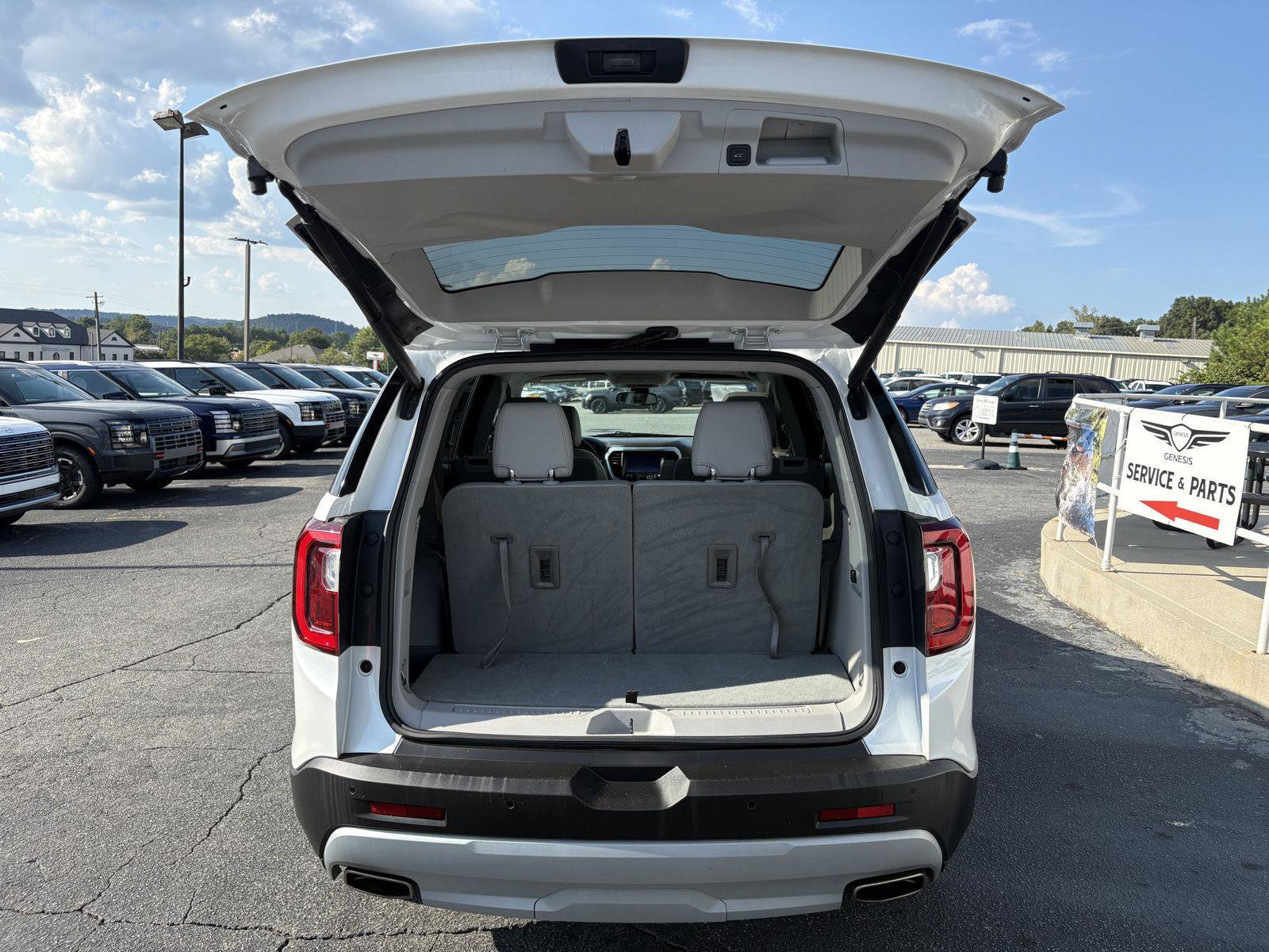 Used 2021 GMC Acadia SLT w/ Premium Package FWD image 11