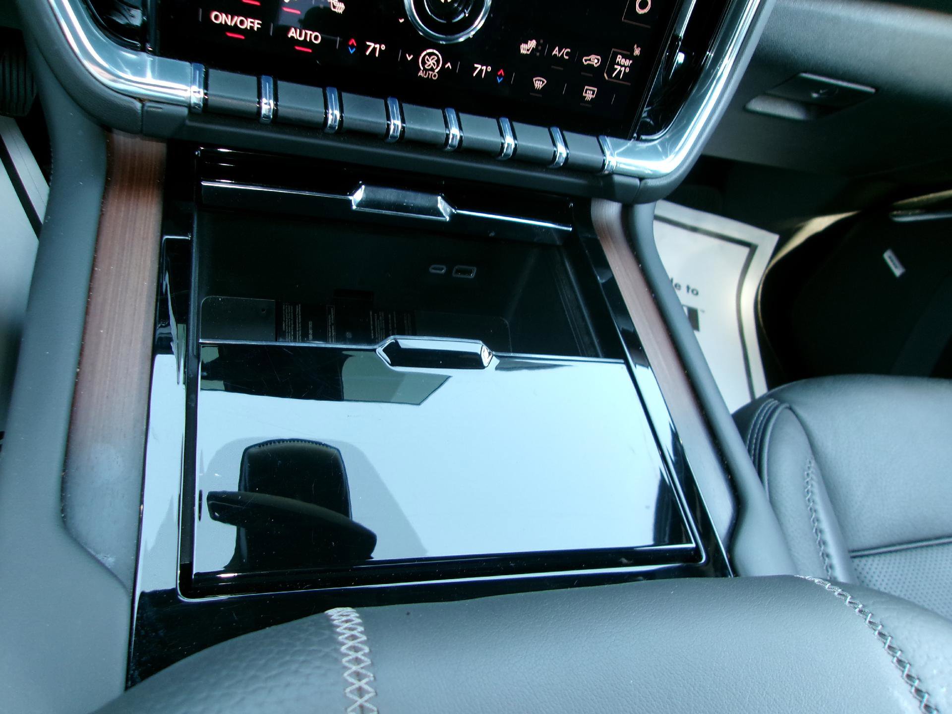 Used 2025 GMC Yukon Denali image 18