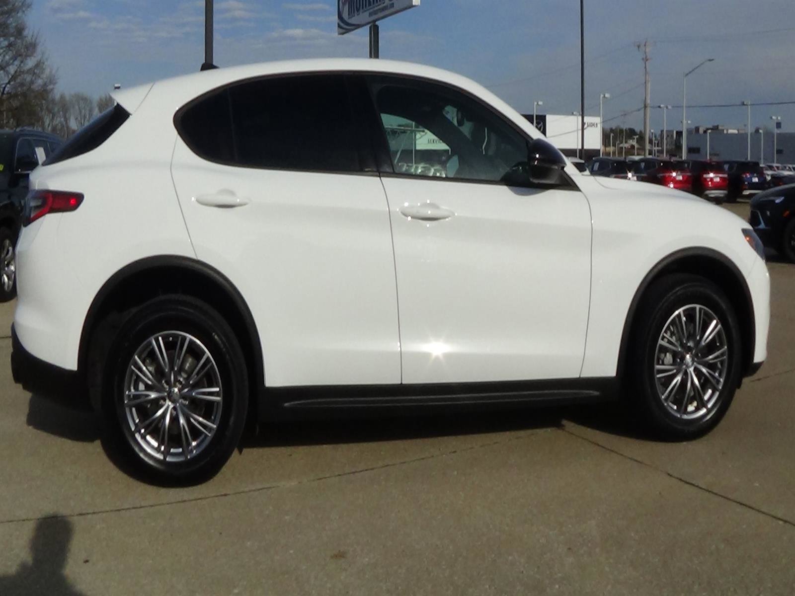 Used 2024 Alfa Romeo Stelvio Sprint AWD/4WD image 5