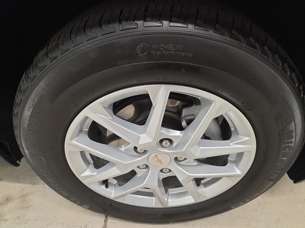 Used 2024 Chevrolet Equinox LT FWD image 4