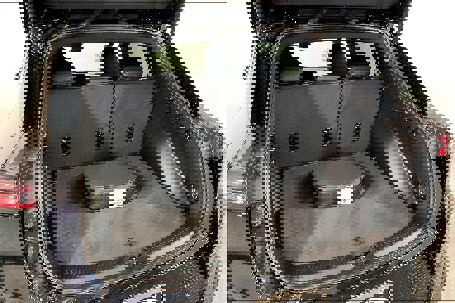 Used 2025 Chevrolet Equinox EV LT FWD image 4