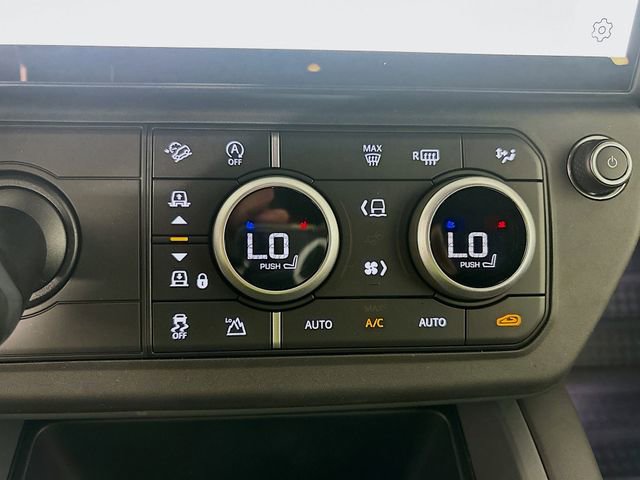 New 2026 Land Rover Defender 110 X-Dynamic SE image 16
