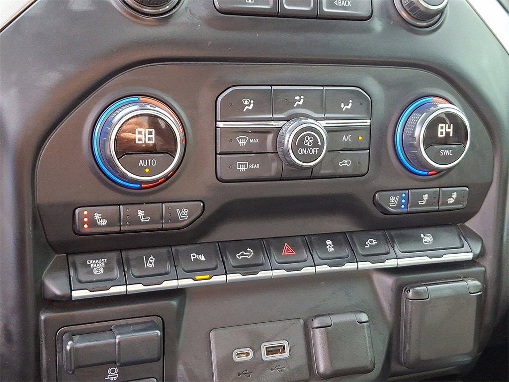 Used 2020 Chevrolet Silverado 2500 LTZ w/ LTZ Premium Package image 18