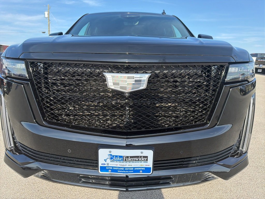 Used 2023 Cadillac Escalade Sport w/ LPO, ONYX Package image 8