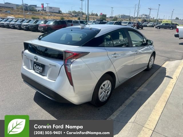 Used 2017 Toyota Prius Two w/ Carpet Mat Package FWD image 7