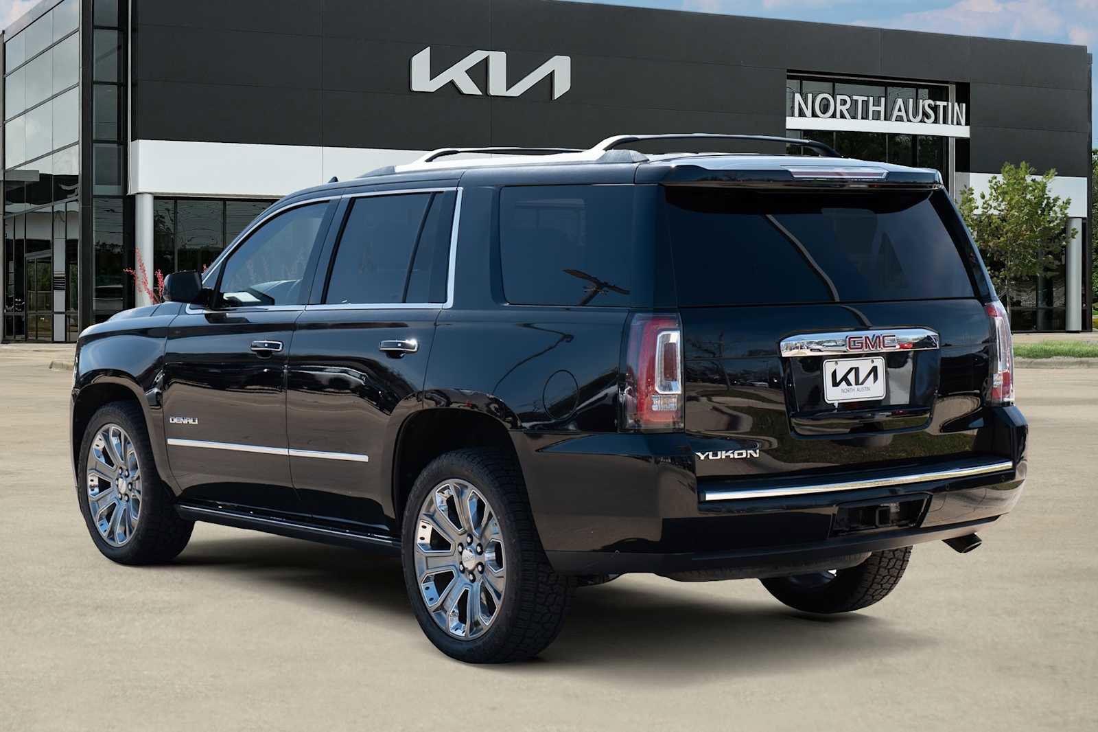 Used 2015 GMC Yukon Denali w/ Premium Package image 5