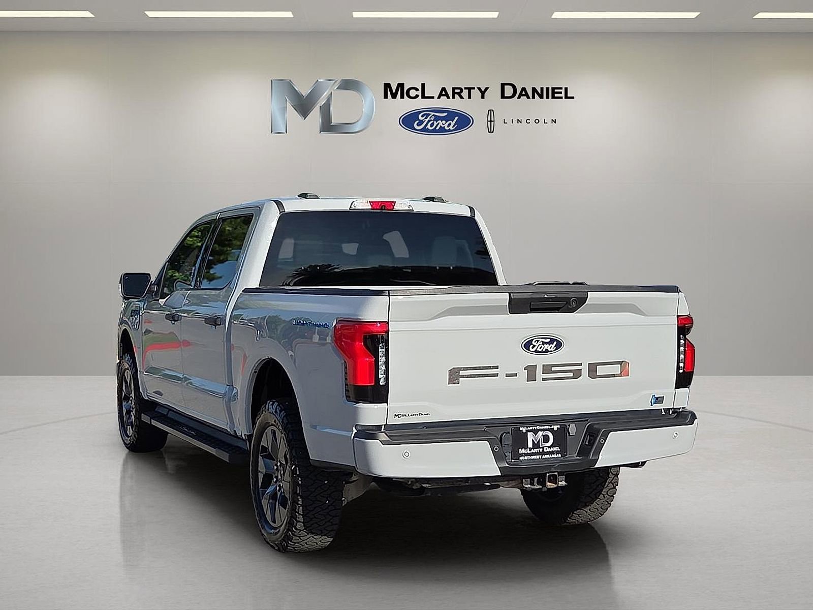 Used 2024 Ford F150 Lightning XLT AWD/4WD image 4