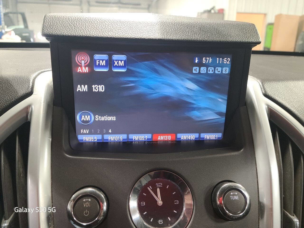 Used 2010 Cadillac SRX Premium image 35