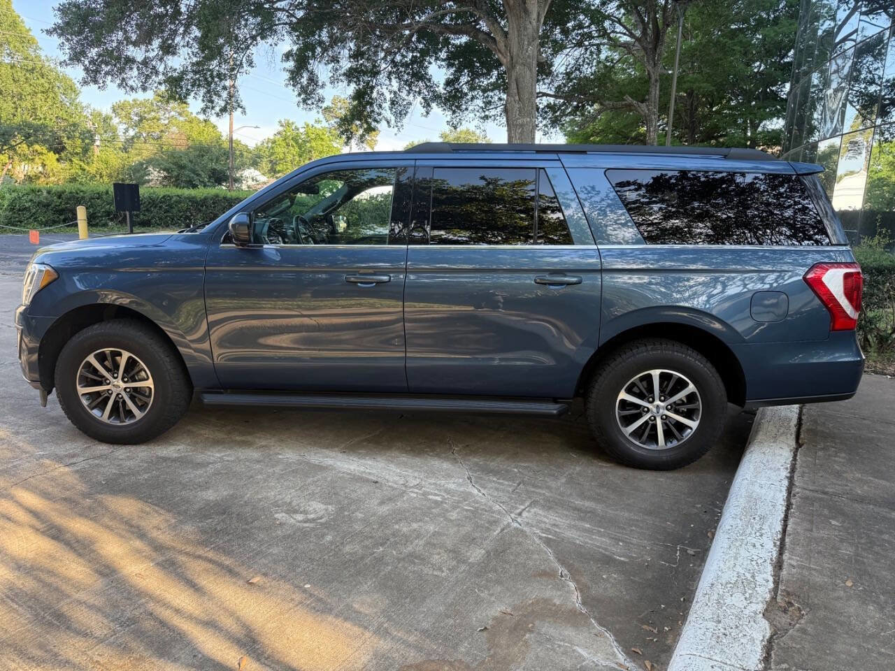 Used 2019 Ford Expedition Max XLT AWD/4WD image 5