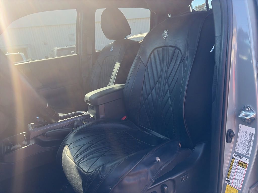 Used 2022 Toyota Tacoma TRD Off-Road image 12