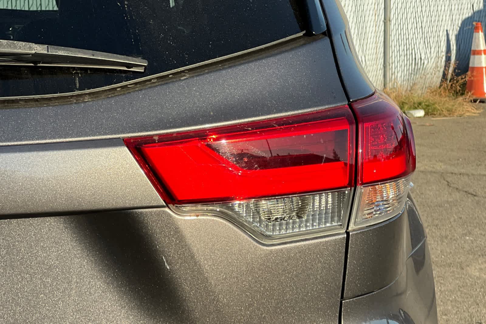 Used 2019 Toyota Highlander XLE AWD/4WD image 21