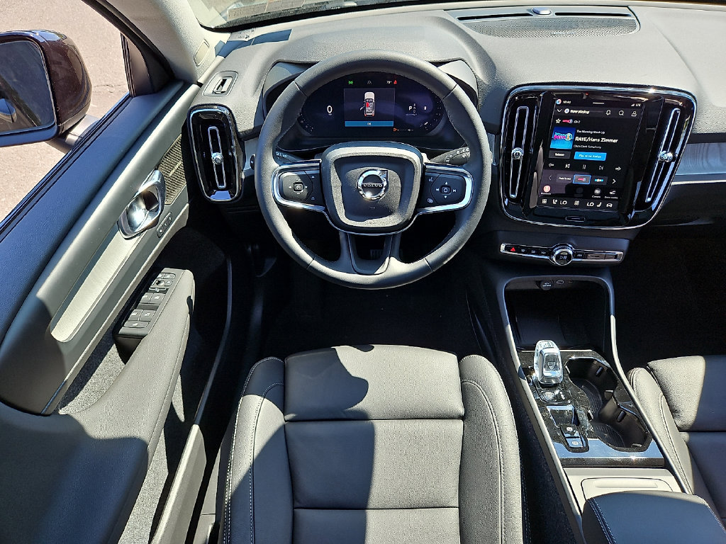 New 2026 Volvo XC40 B5 Plus w/ Climate Package AWD/4WD image 9
