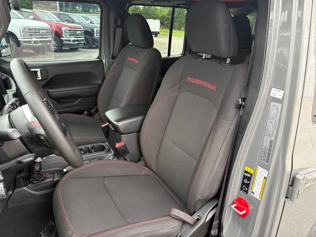 Used 2023 Jeep Wrangler Unlimited Rubicon w/ Cold Weather Group AWD/4WD image 10