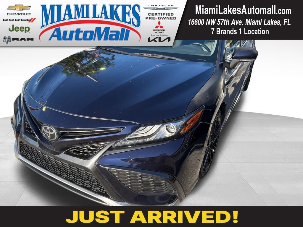 Used 2021 Toyota Camry XSE FWD image 1
