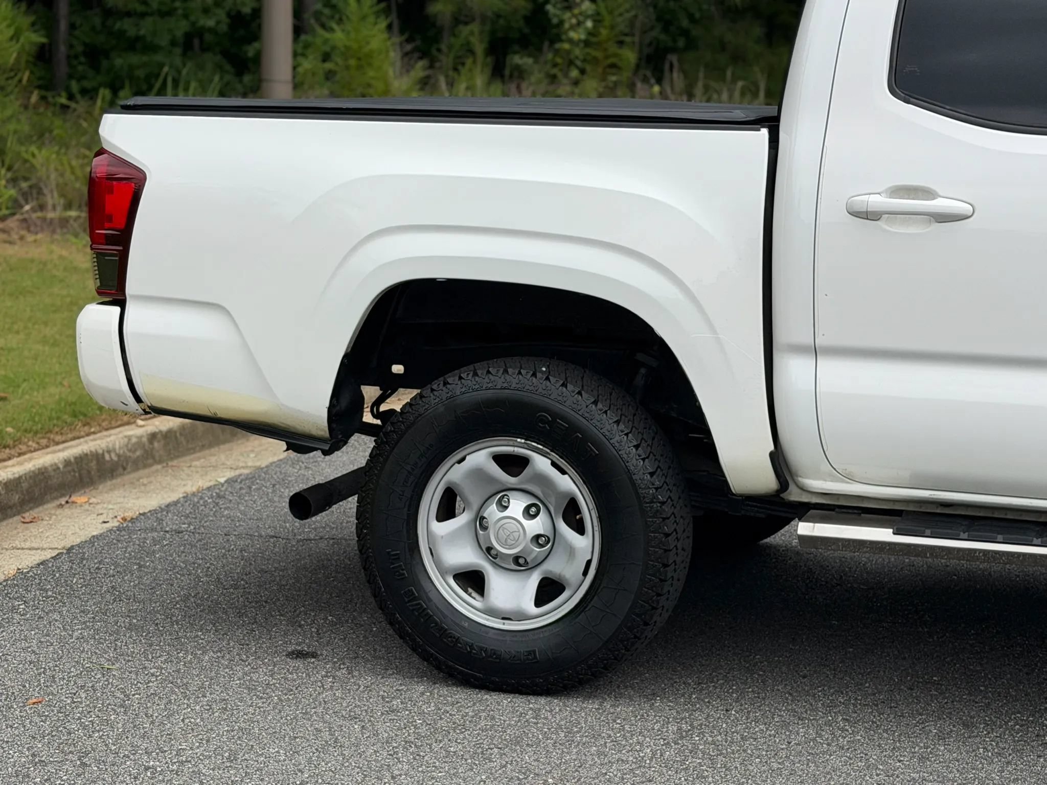 Used 2018 Toyota Tacoma SR w/ SR Convenience Package RWD image 8