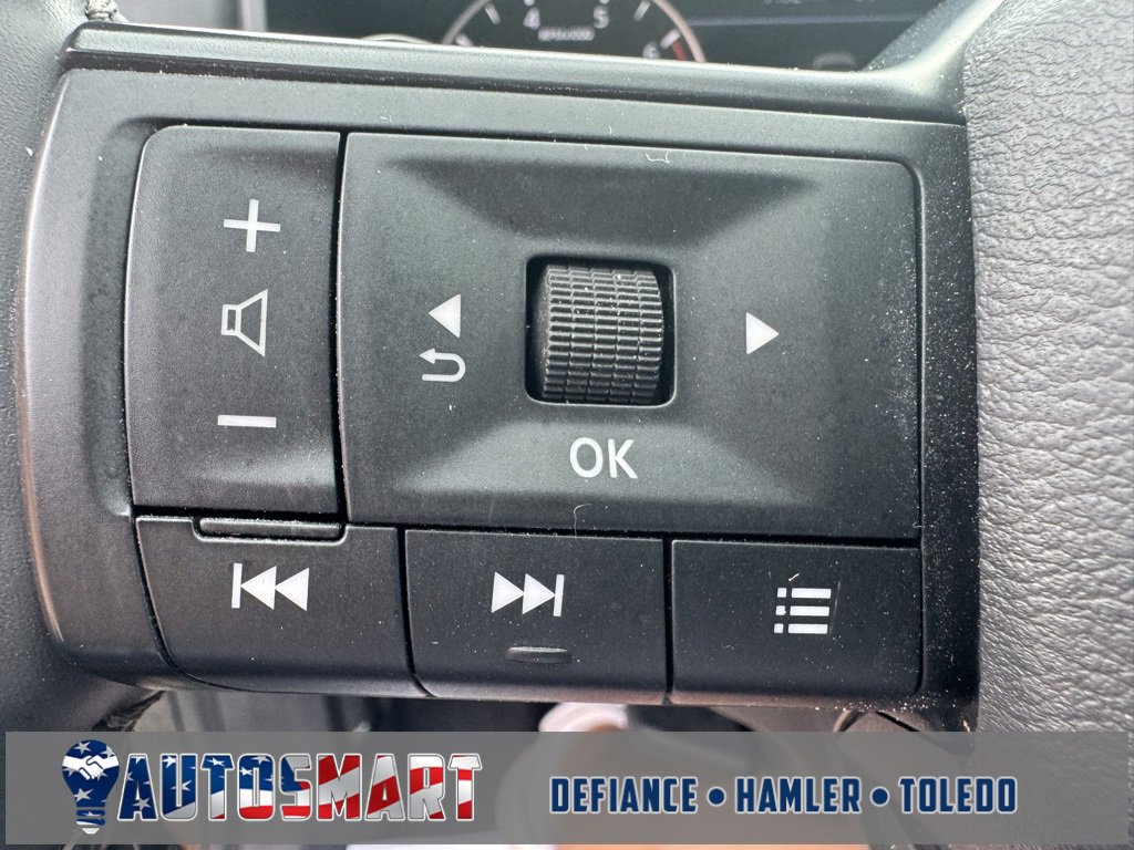 Used 2025 Nissan Rogue SV image 21