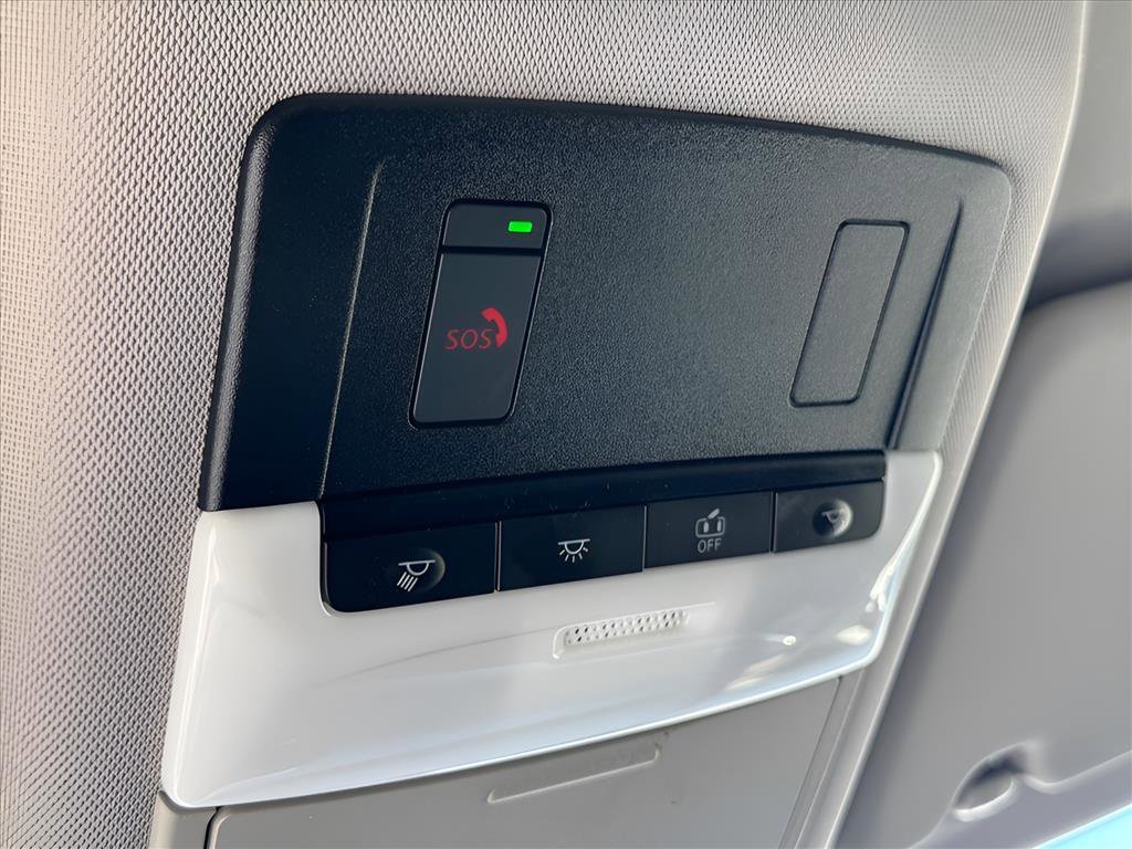 Used 2021 Nissan Rogue SV image 25