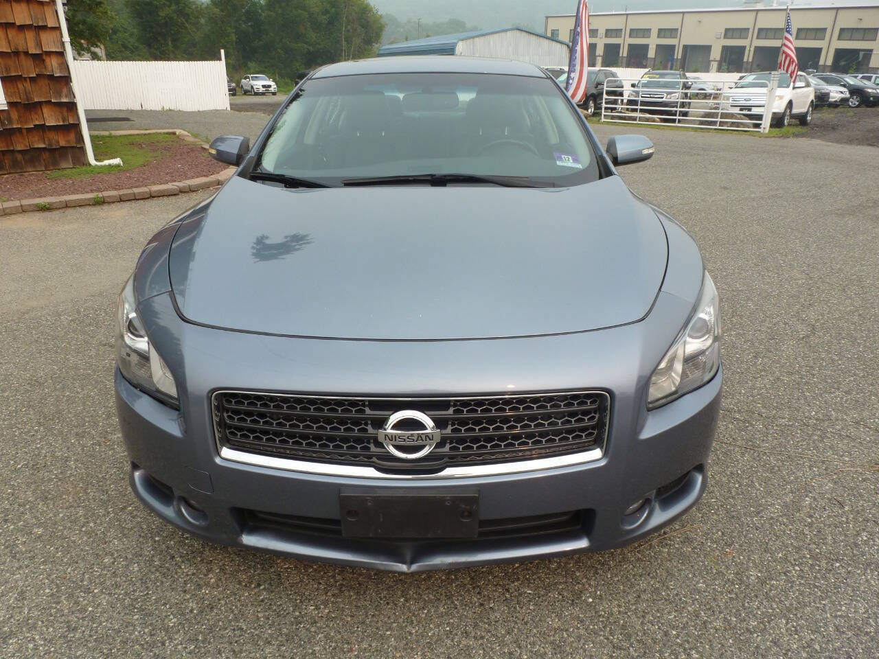 Used 2011 Nissan Maxima 3.5 SV w/ Sport Pkg FWD image 2