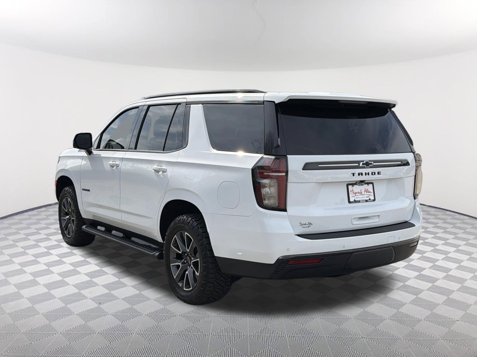 Used 2021 Chevrolet Tahoe Z71 w/ Z71 Off-Road Package image 8