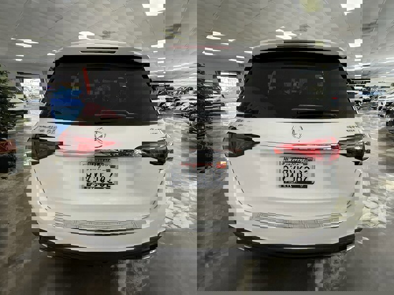 Used 2022 Mercedes-Benz GLE 450 4MATIC w/ AMG Line Exterior image 4