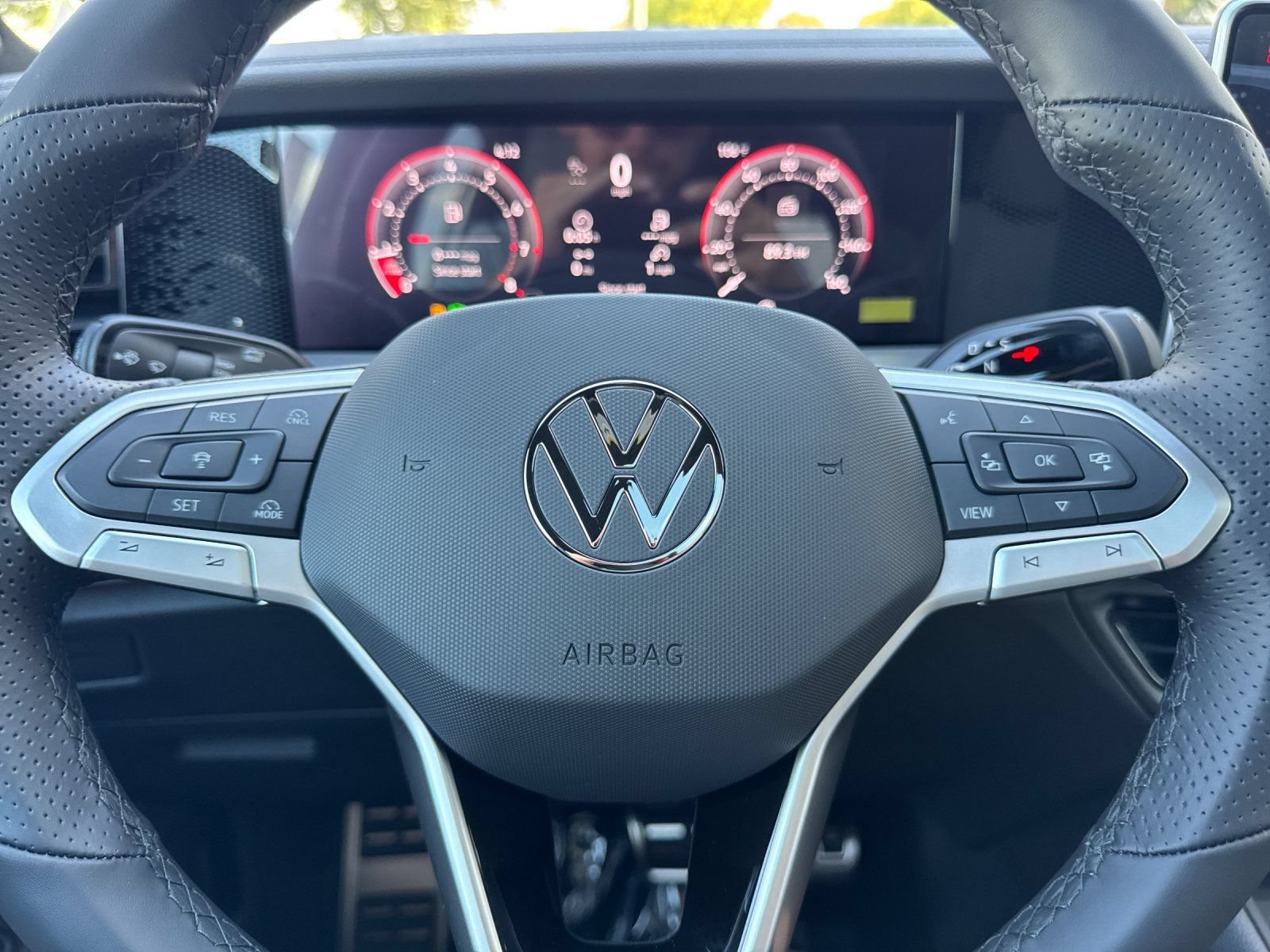 New 2026 Volkswagen Tiguan SE R-Line FWD image 23