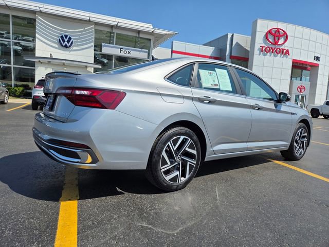 Certified 2023 Volkswagen Jetta SEL FWD image 9