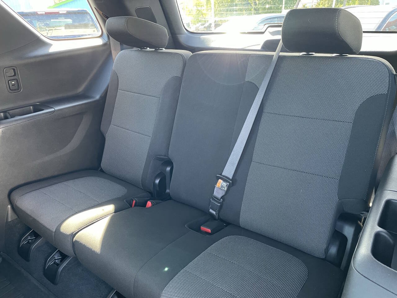 Used 2023 Chevrolet Traverse LT FWD image 5