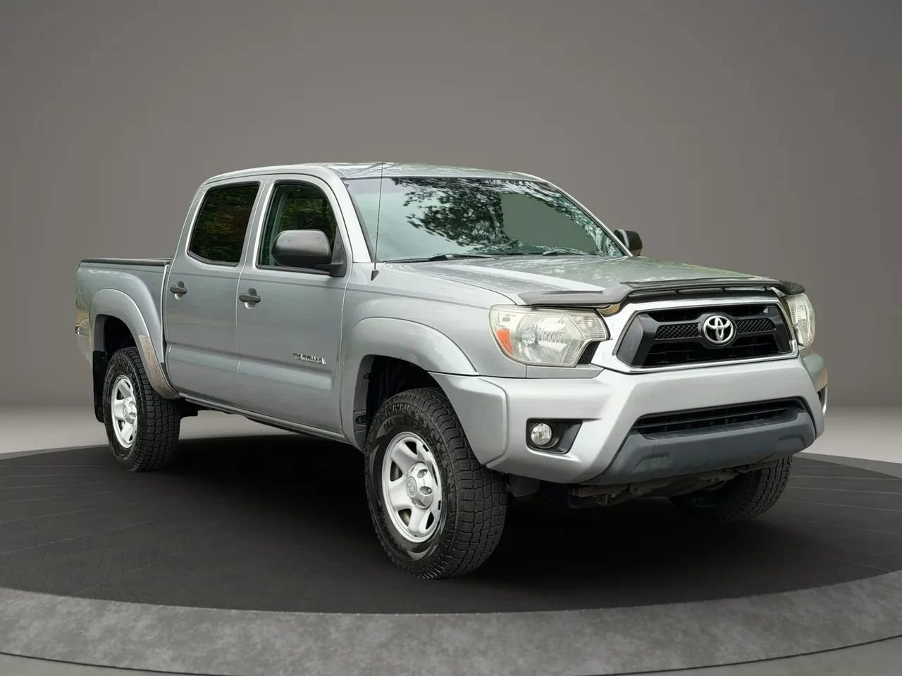 Used 2015 Toyota Tacoma PreRunner w/ SR5 Package RWD image 3