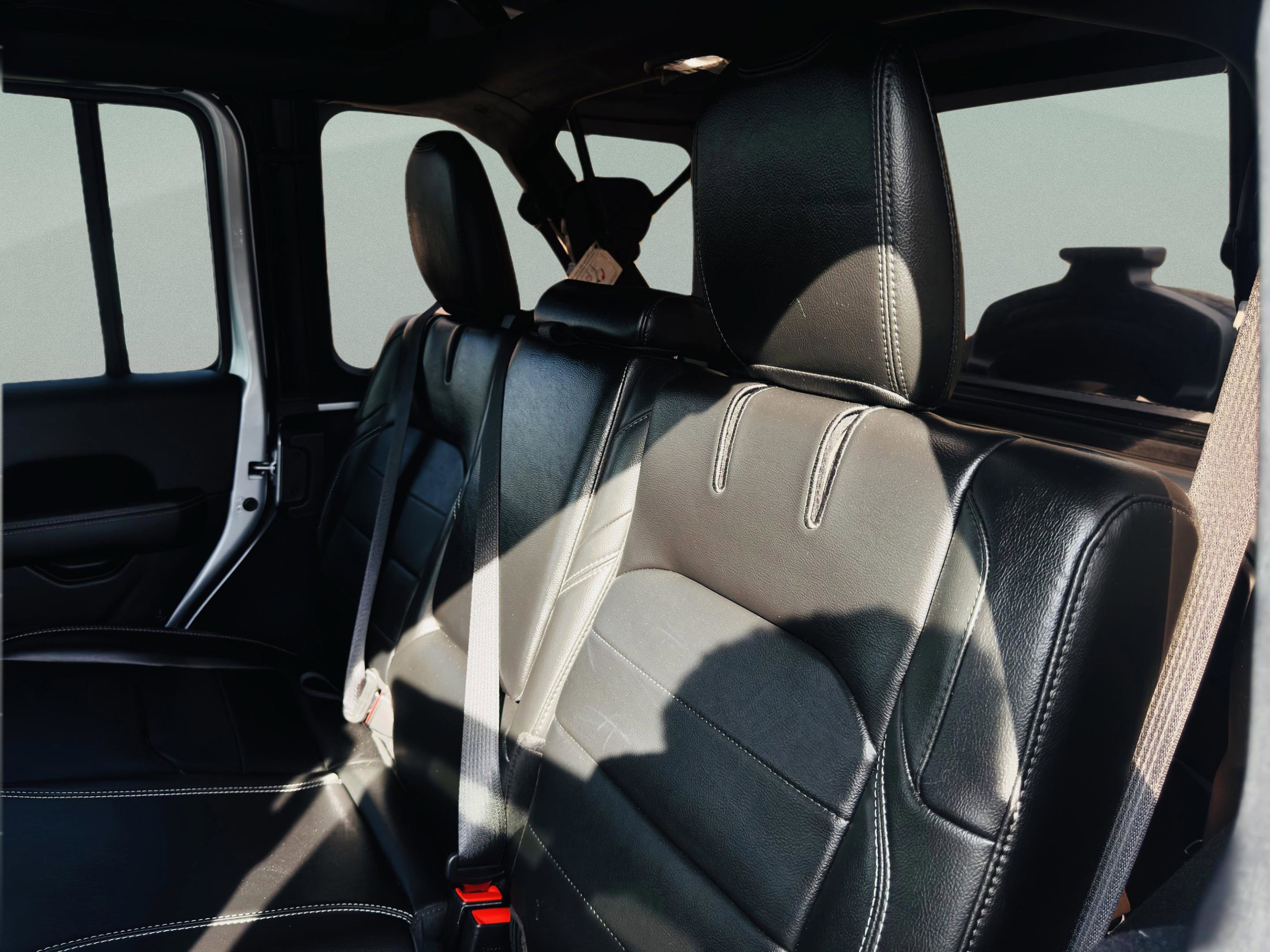 Used 2022 Jeep Wrangler Unlimited Sahara w/ Cold Weather Group image 26