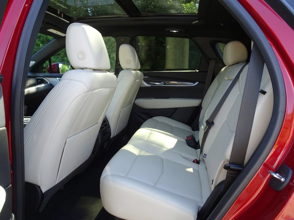 Certified 2023 Cadillac XT5 Sportv w/ Technology Package AWD/4WD image 14