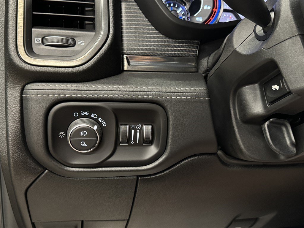 Used 2019 RAM 3500 Limited AWD/4WD image 34