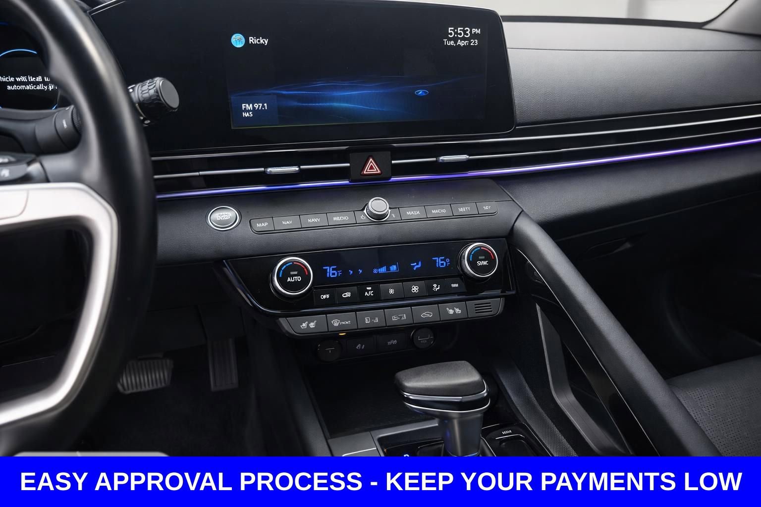 Used 2022 Hyundai Elantra Limited w/ Preferred Accessory Package FWD image 12