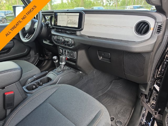Certified 2025 Jeep Wrangler Sport AWD/4WD image 9