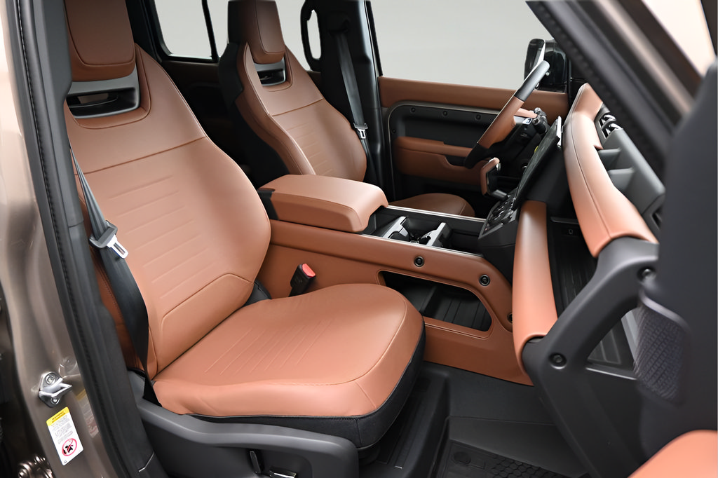 New 2026 Land Rover Defender 110 AWD/4WD image 10
