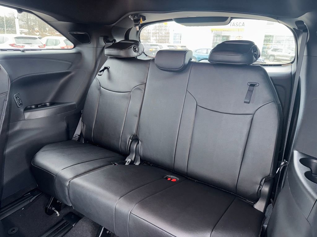 New 2026 Toyota Sienna Platinum image 37