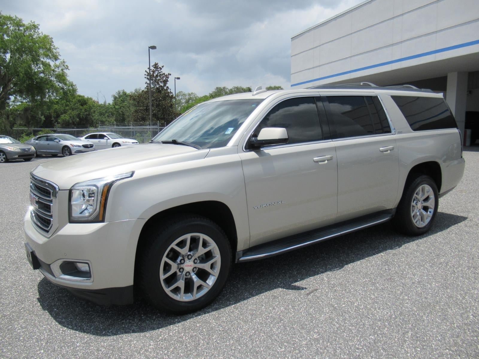 Used 2015 GMC Yukon XL SLT w/ HD Trailering Package RWD image 4