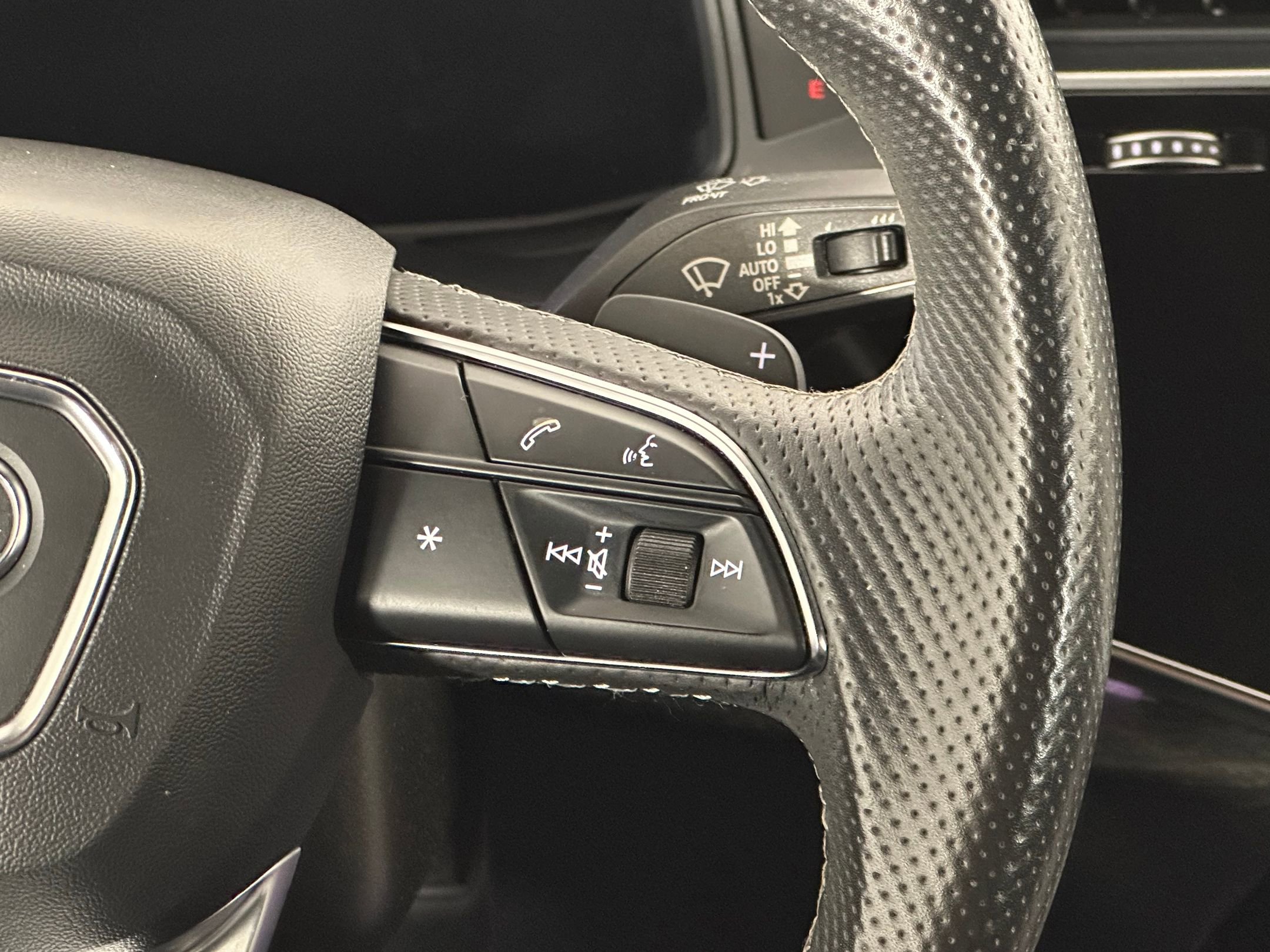 Used 2021 Audi SQ8 Premium Plus w/ Luxury Package image 16