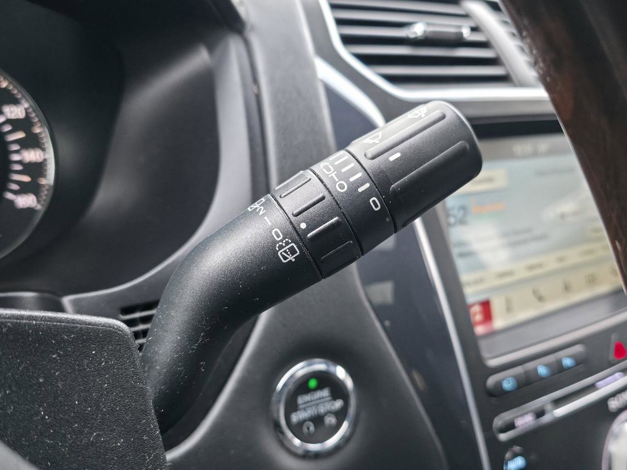 Used 2018 Ford Explorer Platinum image 29