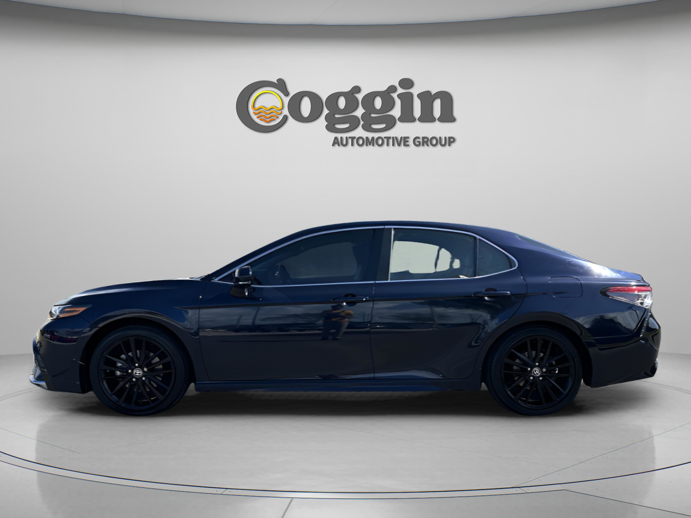 Used 2022 Toyota Camry XSE image 4