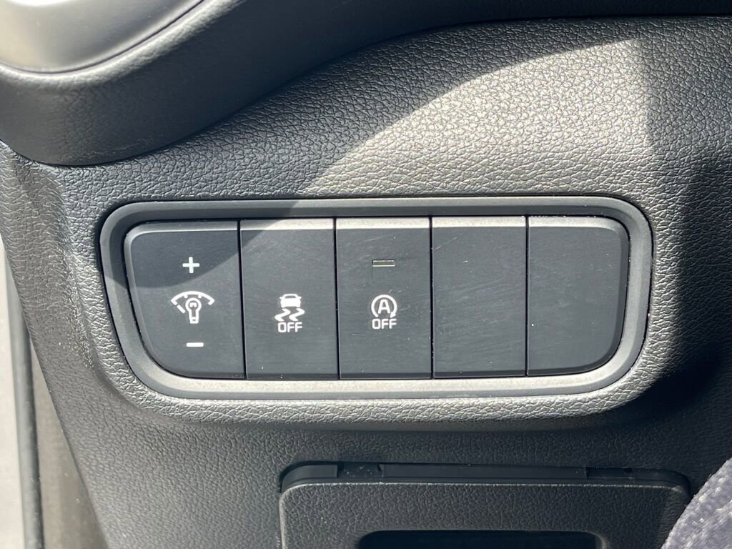 Used 2024 Kia Soul LX w/ Option Group 015 FWD image 18