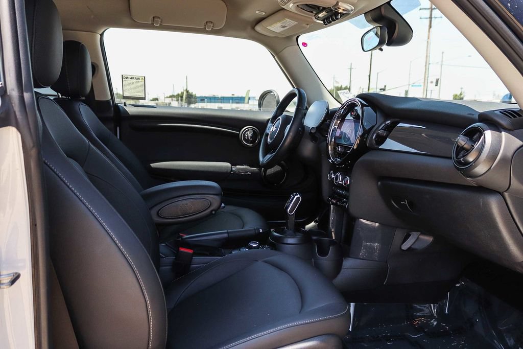 Used 2024 MINI Cooper 2-Door Hardtop FWD image 20