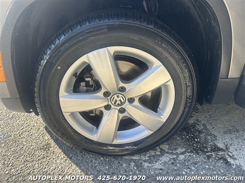 Used 2010 Volkswagen Tiguan S AWD/4WD image 28