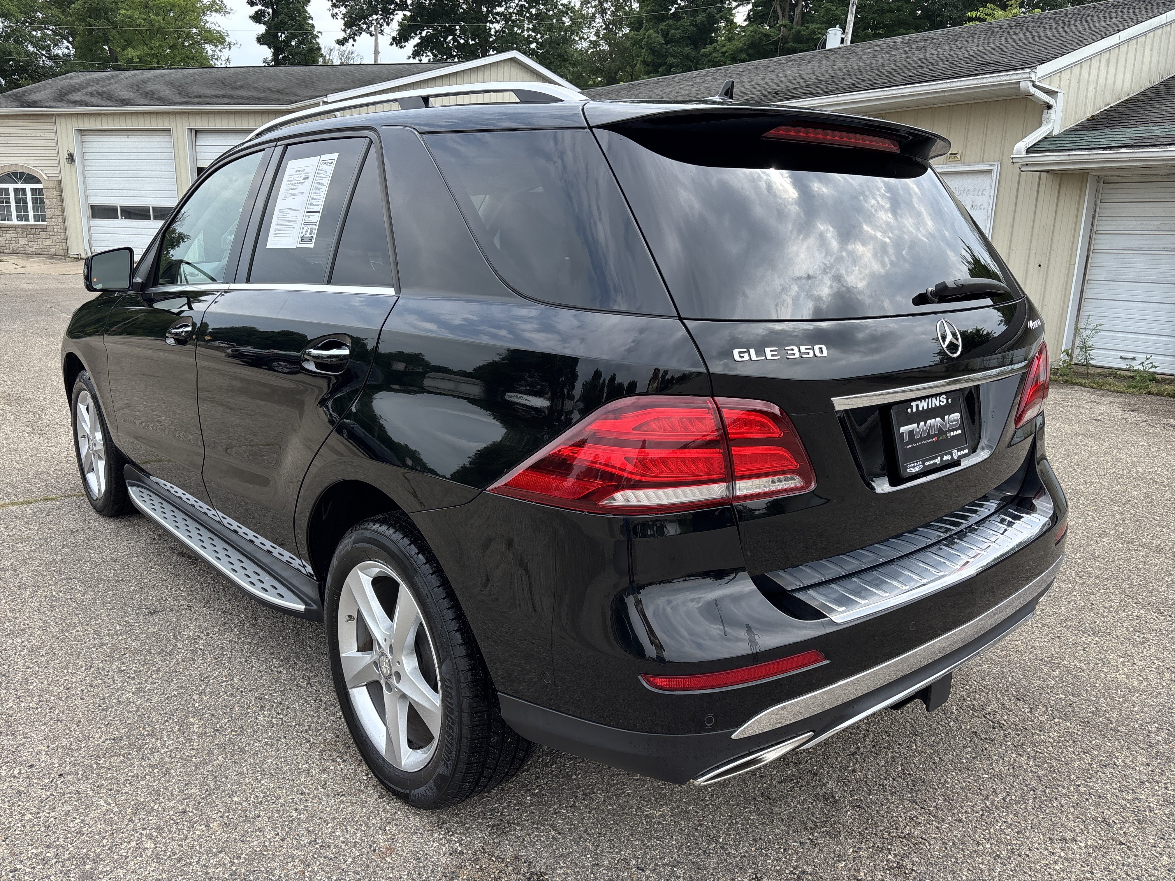 Used 2017 Mercedes-Benz GLE 350 4MATIC w/ Premium 1 Package image 9