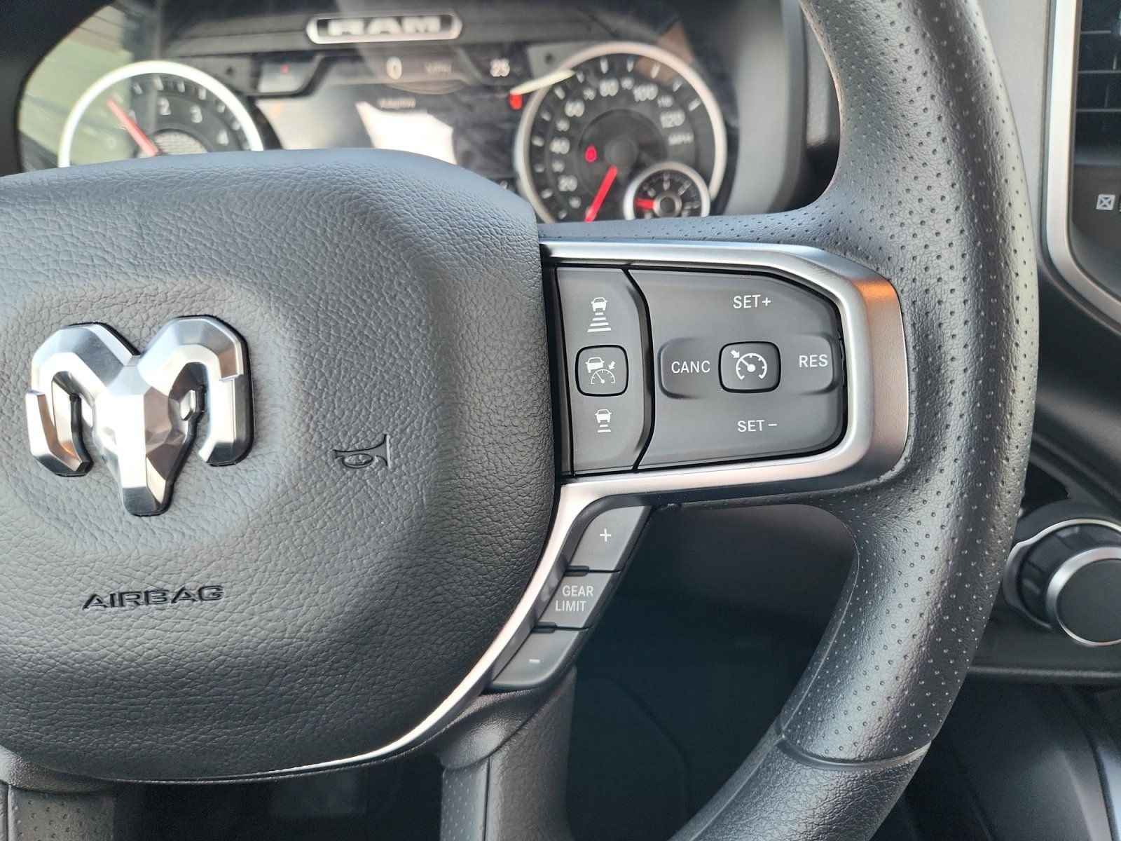 New 2026 RAM 1500 Express AWD/4WD image 16