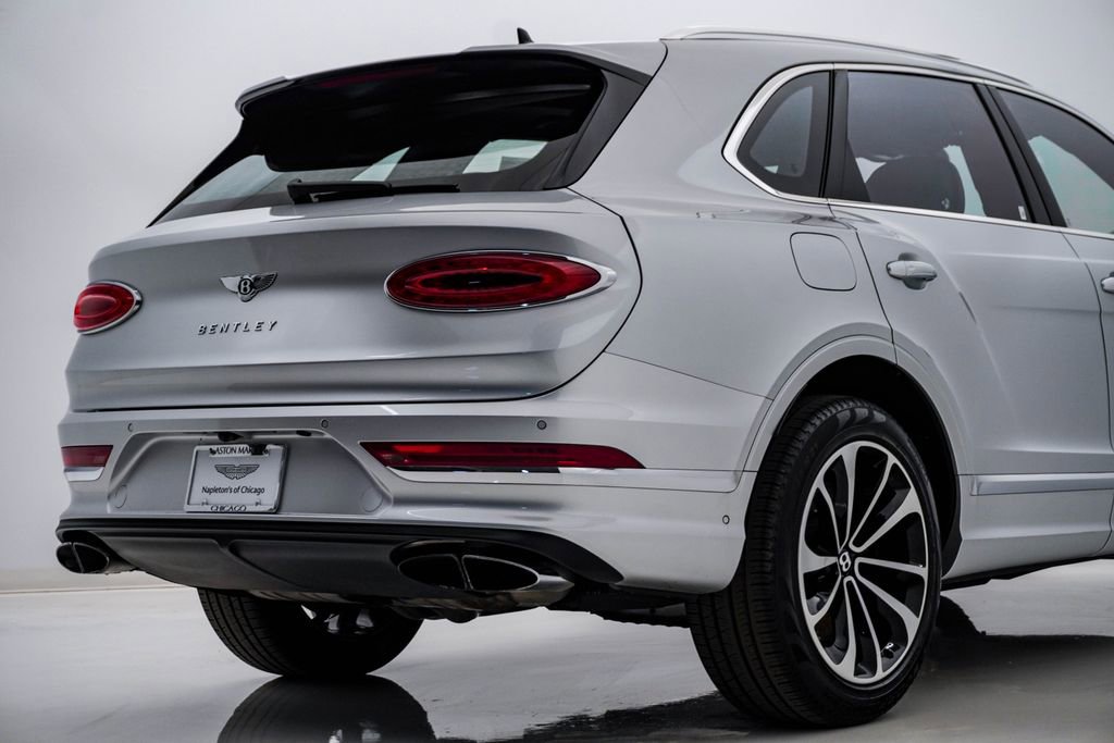 Used 2022 Bentley Bentayga AWD/4WD image 12
