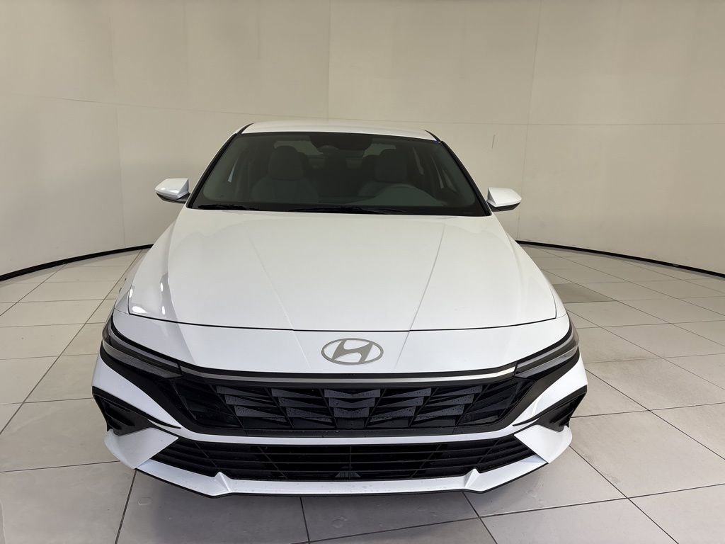 New 2026 Hyundai Elantra SE FWD image 8