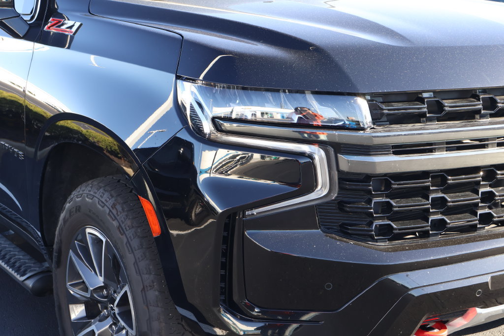 Used 2022 Chevrolet Tahoe Z71 w/ Luxury Package AWD/4WD image 4