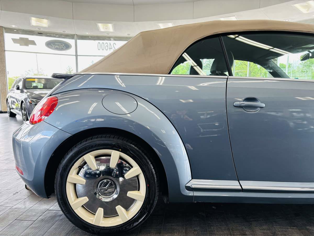 Used 2019 Volkswagen Beetle 2.0T Final Edition SEL FWD image 4