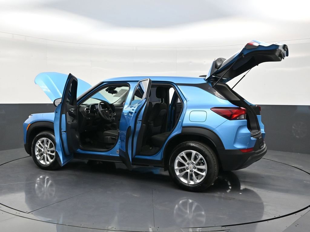 Used 2025 Chevrolet TrailBlazer LS image 31